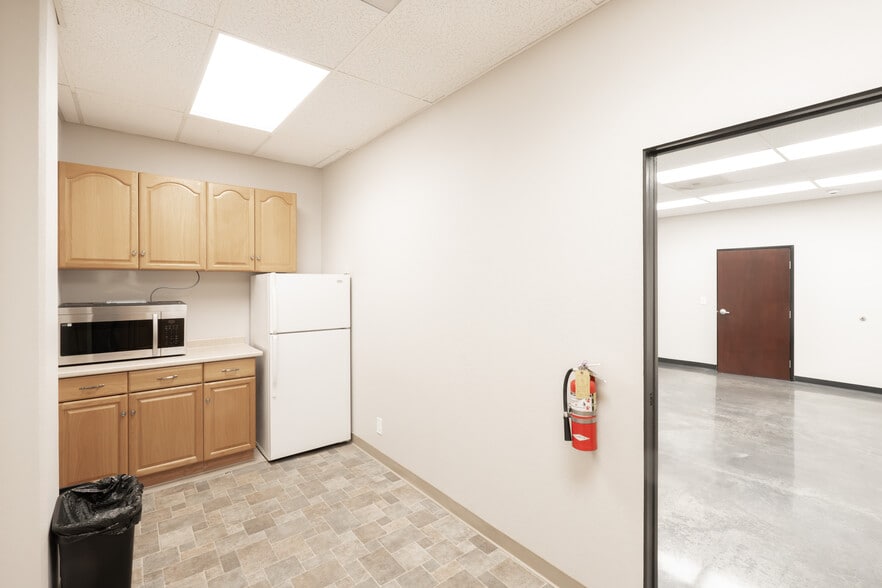 More Photos Of 2550 E Miraloma Way, Anaheim Office For Lease