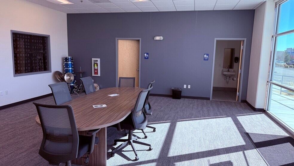 More Photos Of 447 Ingenuity Ave, Sparks Warehouse For Lease