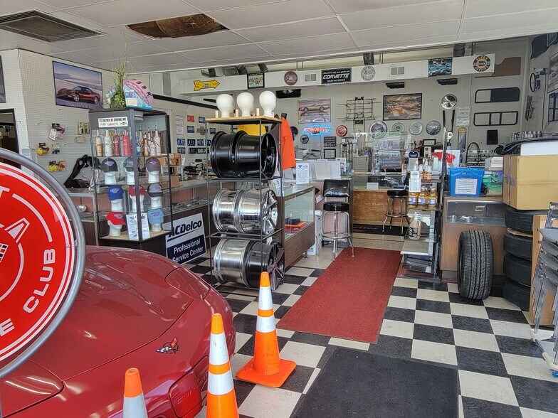 More Photos Of 2330 S Dort Hwy, Flint General Retail For Sale