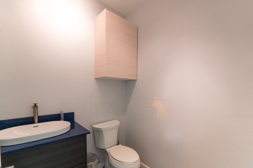 More Photos Of 8601 Fawn Trl, Conroe Warehouse For Sale