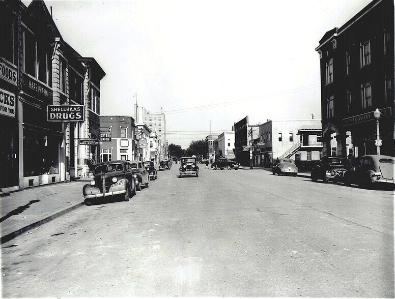 More Photos Of 115 NW 3rd St, Abilene Office Residential For Sale