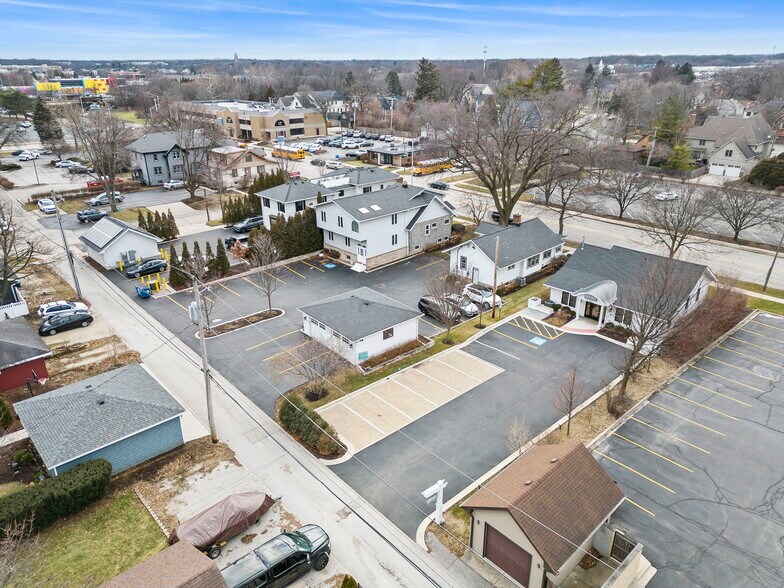 More Photos Of 610 N Washington St, Naperville Office For Lease