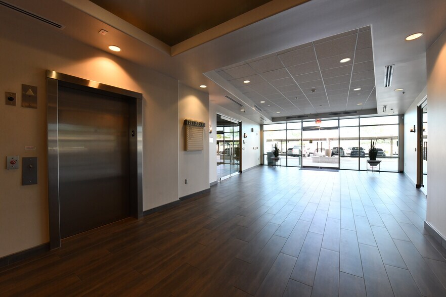 More Photos Of 1048 N 44th St, Phoenix Office For Lease