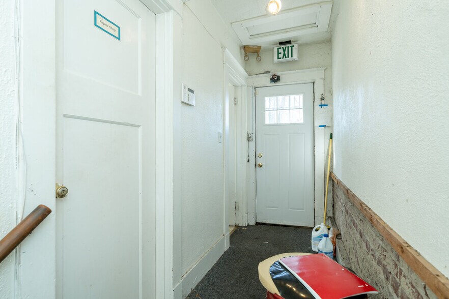 More Photos Of 1610 Bardstown Rd, Louisville Storefront For Sale
