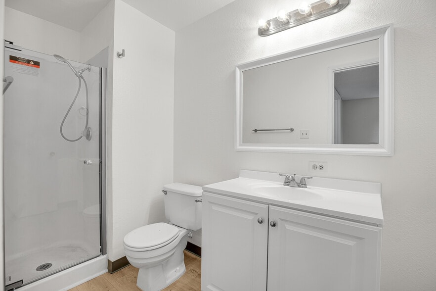 More Photos Of 17792 Webster Rd, Gladstone Apartments For Sale