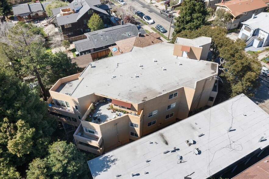 More Photos Of 1626 Francisco St, Berkeley Apartments For Sale