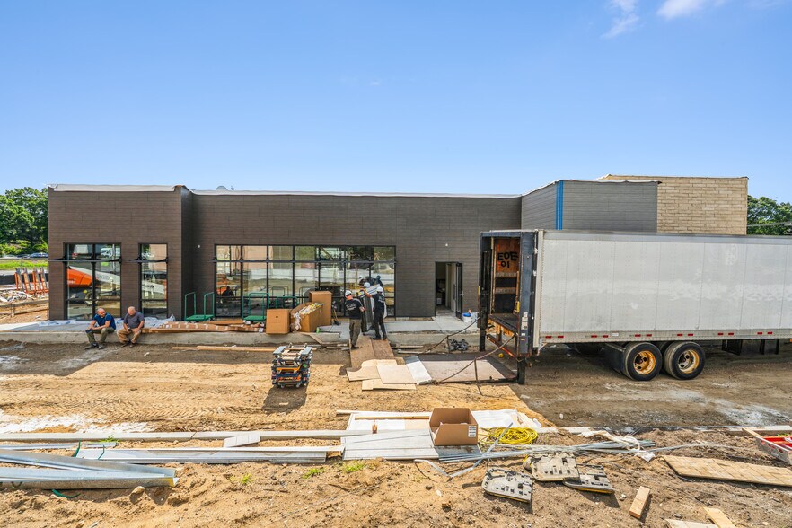 More Photos Of 330 Sunrise Hwy, Valley Stream Bank For Sale