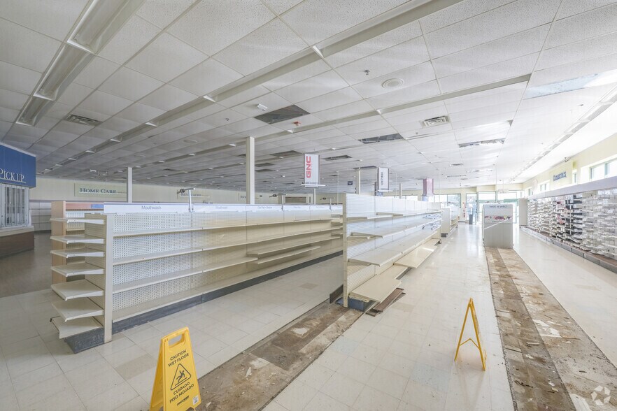 More Photos Of 1207 Acushnet Ave, New Bedford Drugstore For Lease