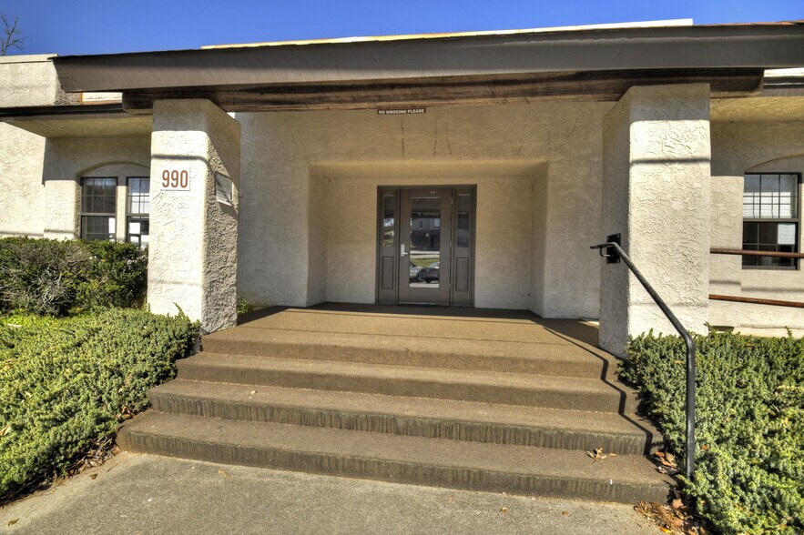 More Photos Of 990 E Main St, Blue Ridge Office For Sale