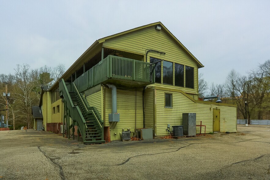 More Photos Of 634 Camp Horne Rd, Pittsburgh General Retail For Sale