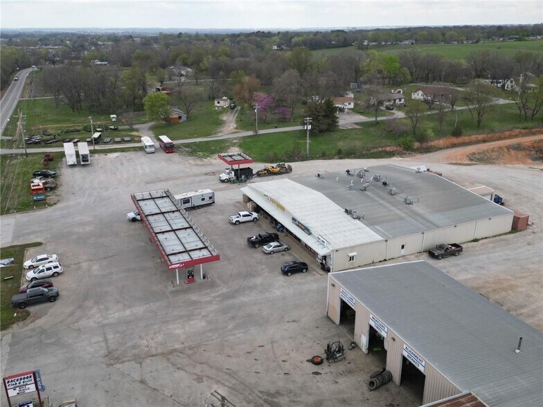 More Photos Of 1190 S Highway 59, Decatur General Retail For Sale