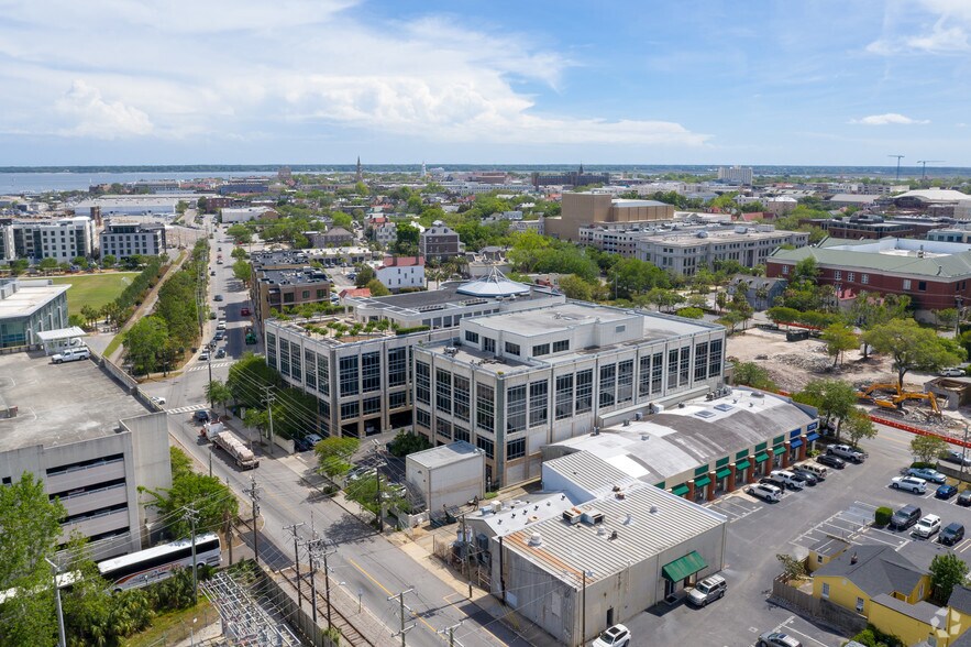 More Photos Of 40 Calhoun St, Charleston Office For Lease