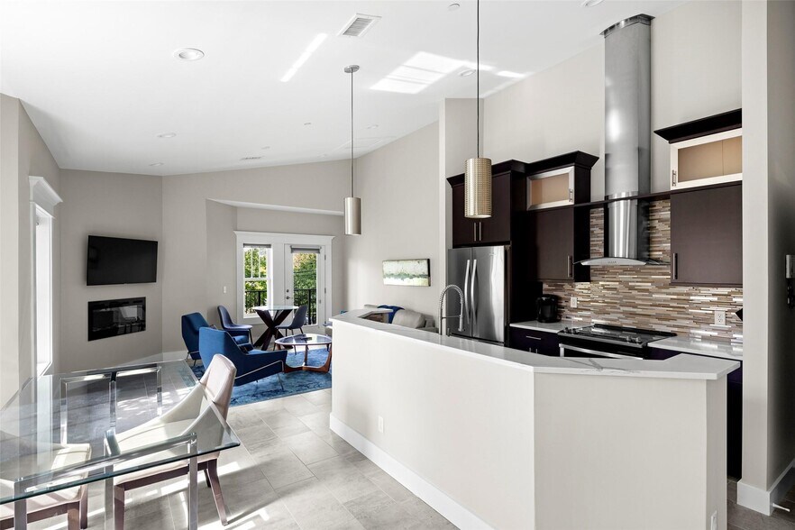 More Photos Of 135 Broad St, Asheville Office For Sale