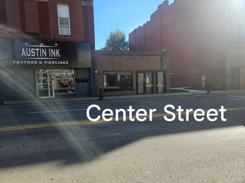 More Photos Of 220 Sycamore St, Oil City General Retail For Sale