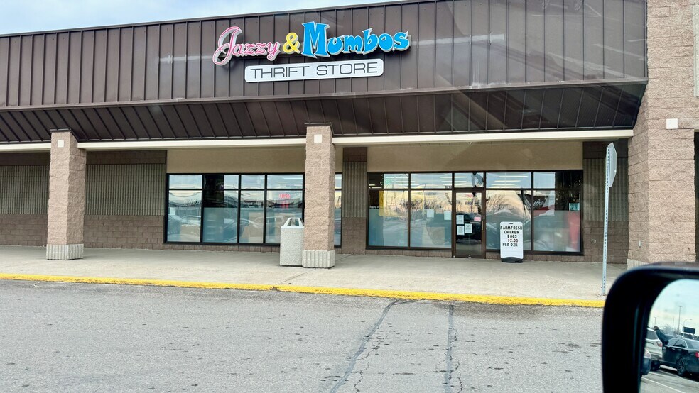 More Photos Of 3000 Highway 10 E, Moorhead Supermarket For Lease