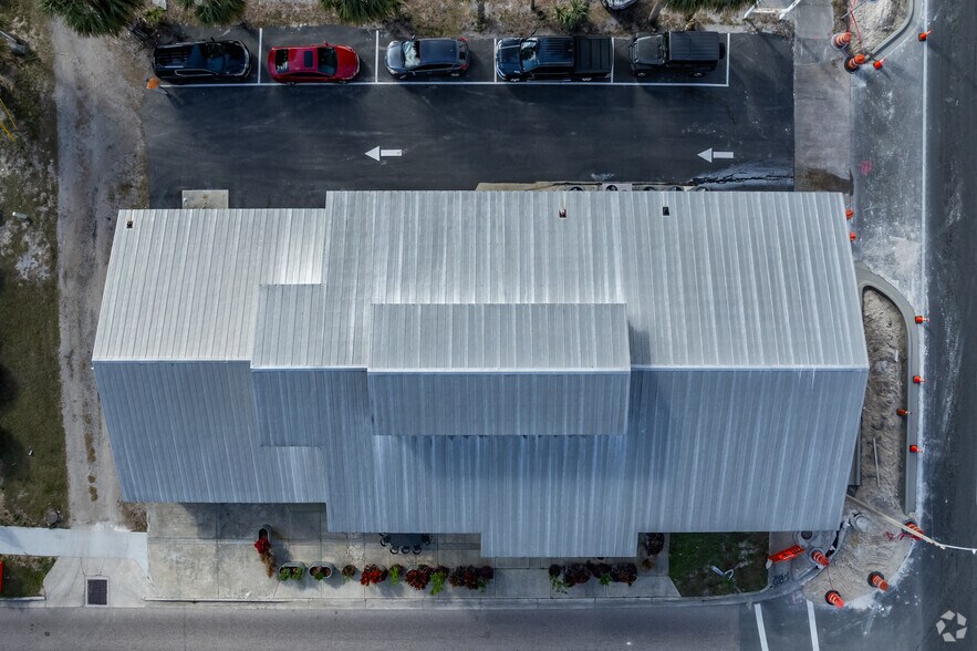 More Photos Of 343 N Bay St, Eustis Coworking Space