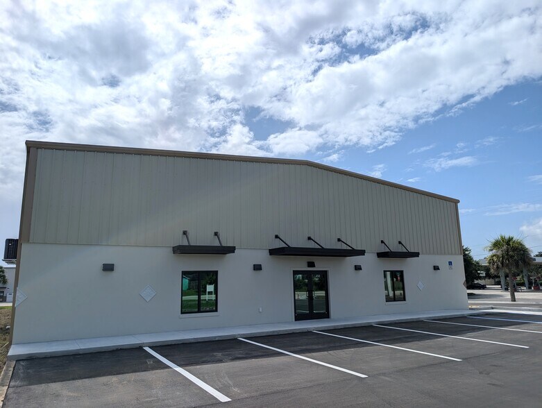 More Photos Of 450 Old Dixie Hwy, Vero Beach Industrial For Lease