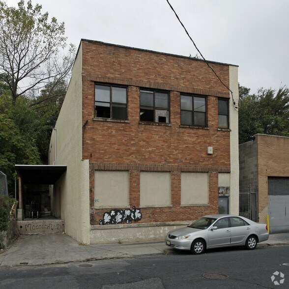 More Photos Of 45 Cornelison Ave, Jersey City Warehouse For Lease