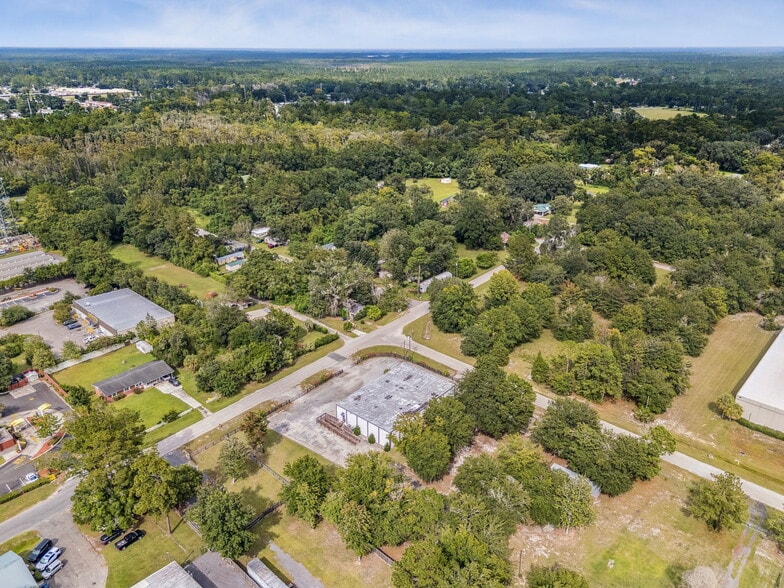 More Photos Of 30 Barber Rd, Macclenny Showroom For Sale