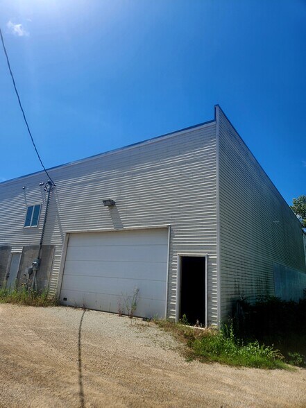 More Photos Of 301 N Main St, Pine Island Office For Sale