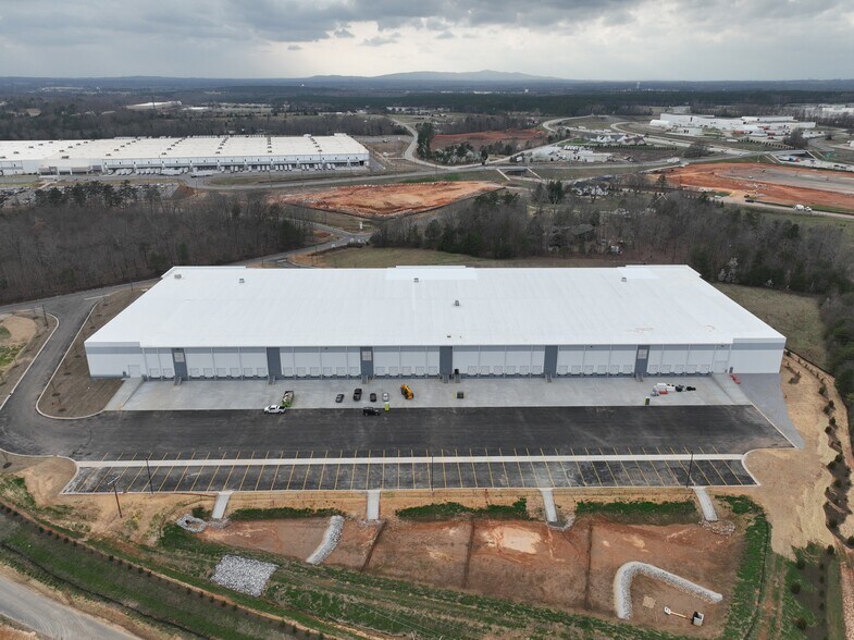 More Photos Of 891 Deyoung Rd, Greer Warehouse For Lease