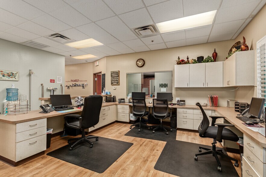 More Photos Of 6840 E Brown Rd, Mesa Medical For Sale