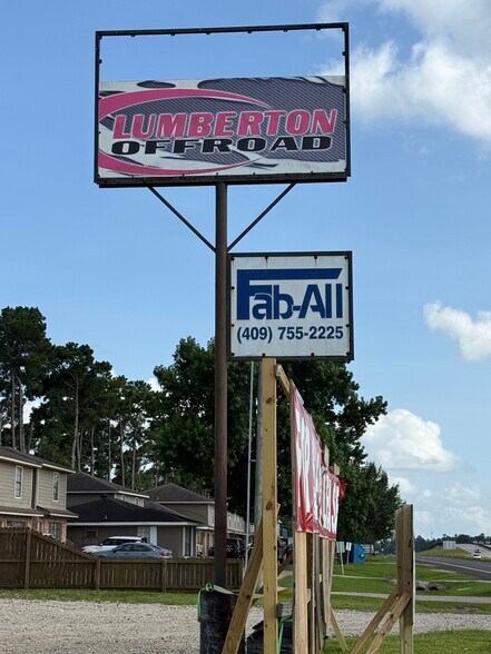 More Photos Of 3177 US-69, Lumberton Warehouse For Lease
