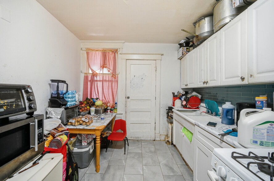 More Photos Of 25 Saratoga Ave, Yonkers Apartments For Sale