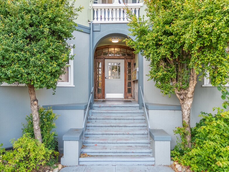 More Photos Of 2924 Claremont Ave, Berkeley Apartments For Sale