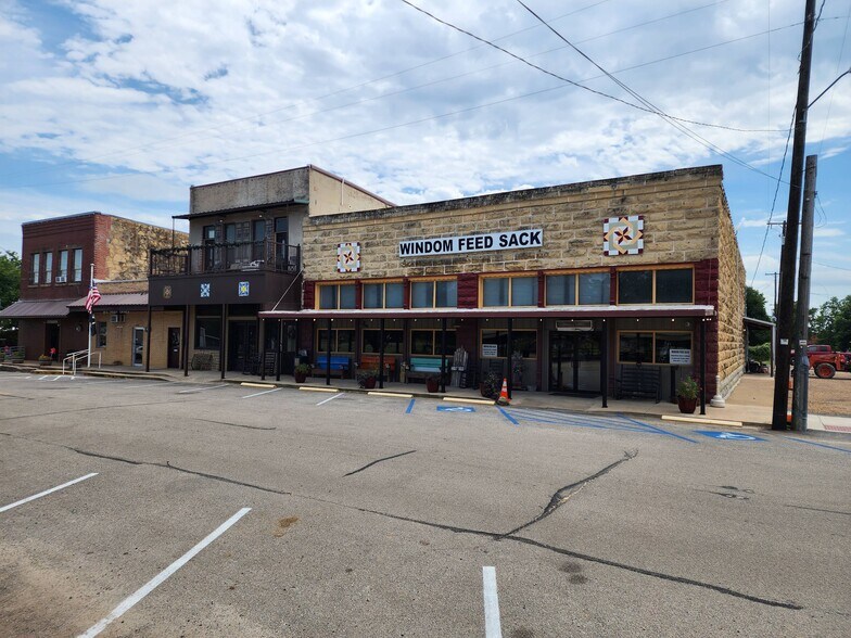 More Photos Of 412-414 Main St, Windom Restaurant For Sale