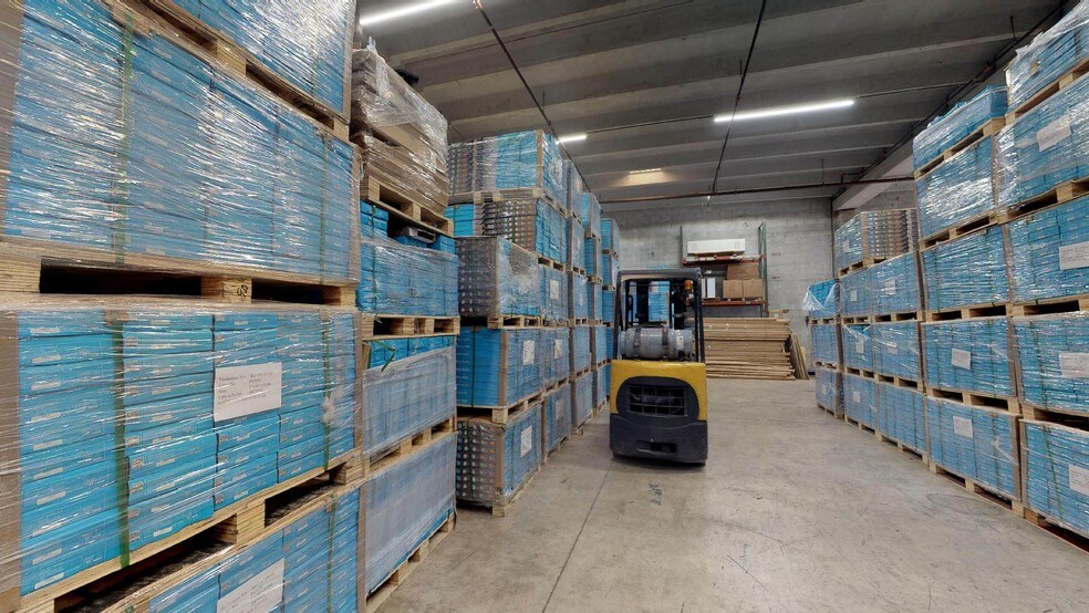 More Photos Of 2000-2010 NW 93rd Ave, Miami Warehouse For Lease