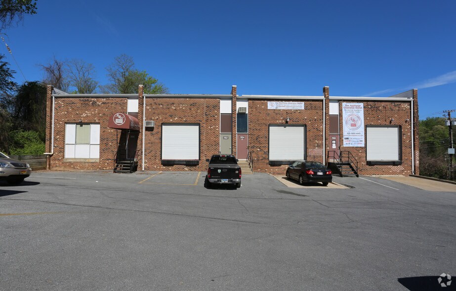 More Photos Of 2650-2666 Pittman Dr, Silver Spring Warehouse For Lease
