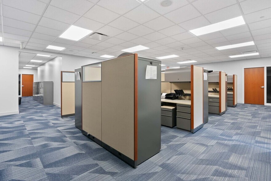 More Photos Of 662 Penn St, Newtown Office For Sale