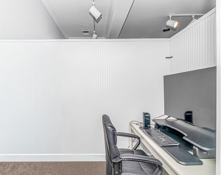 More Photos Of 955 Riverwood Dr, Murrells Inlet Office For Lease