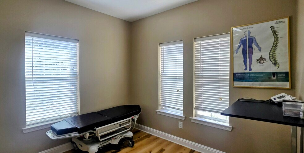 More Photos Of 1205 Bent Oaks Ct, Denton Office For Sale