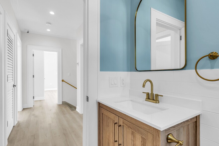 More Photos Of 563 NE 67th St, Miami Medical For Lease