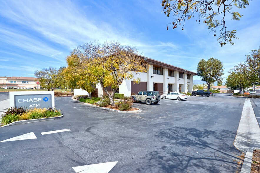 More Photos Of 310 S Wells Rd, Ventura Bank For Lease