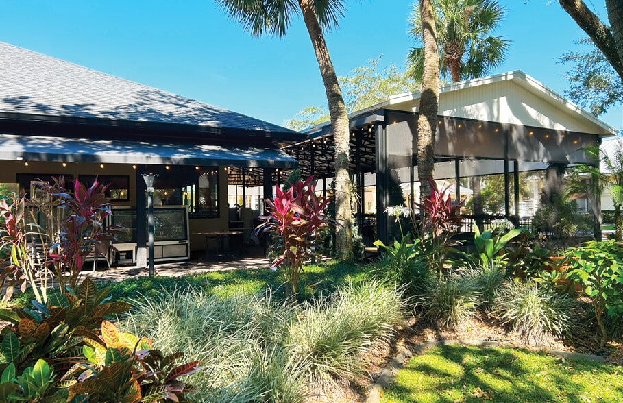 More Photos Of 1301 Winter Springs Blvd, Winter Springs Freestanding For Lease