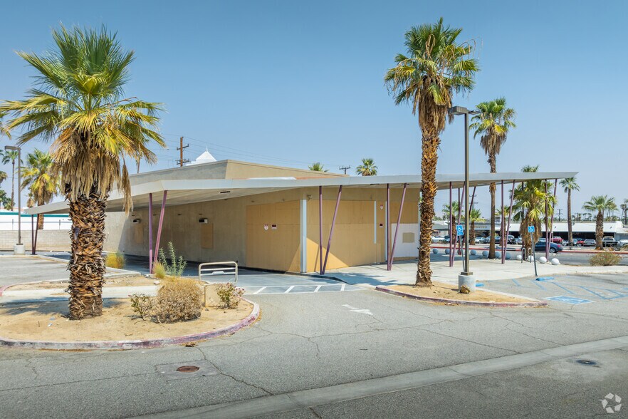 More Photos Of 725 S Palm Canyon Dr, Palm Springs Fast Food For Lease