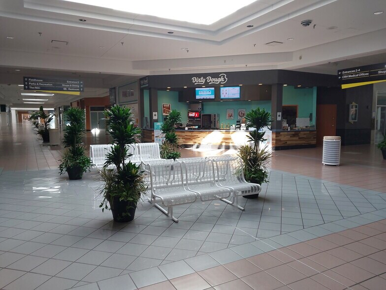 More Photos Of 2520 25th St, Columbus Unknown For Lease