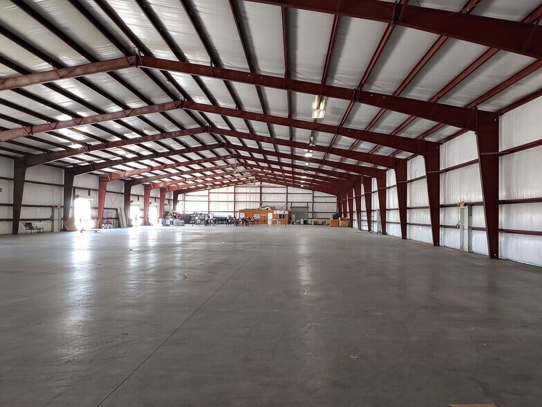 More Photos Of 1001 Dumont St, South Houston Distribution For Sale