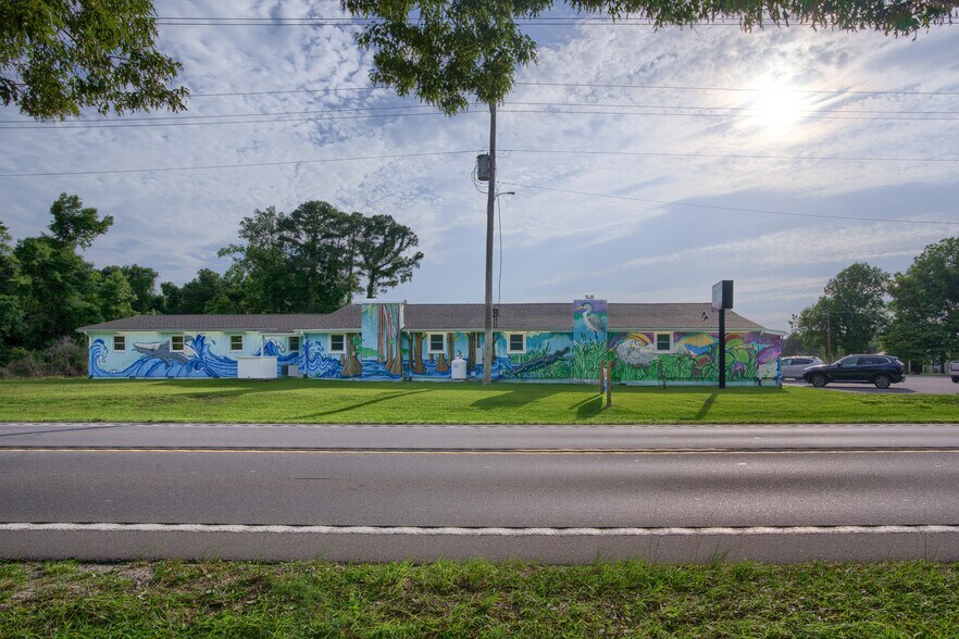More Photos Of 2383 Hwy 58, Swansboro Restaurant For Sale