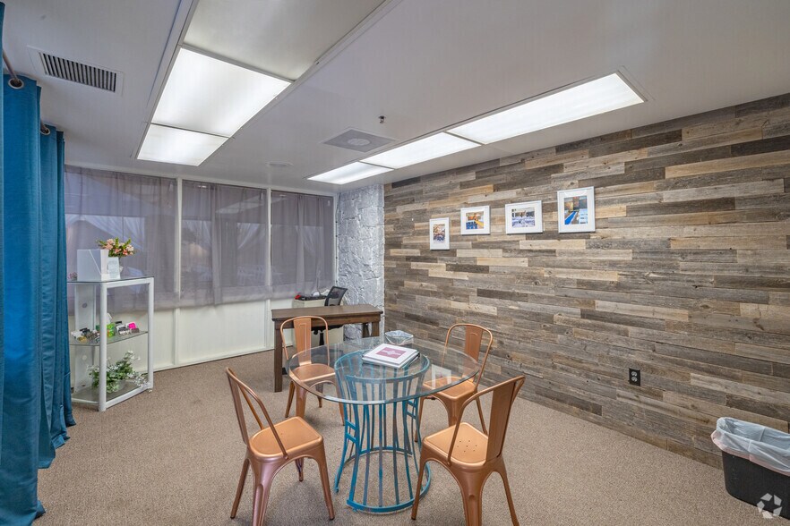 More Photos Of 6009 NW Expressway St, Oklahoma City Specialty For Sale