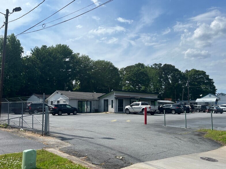 More Photos Of 2270 S Cobb Dr, Smyrna Auto Dealership For Sale
