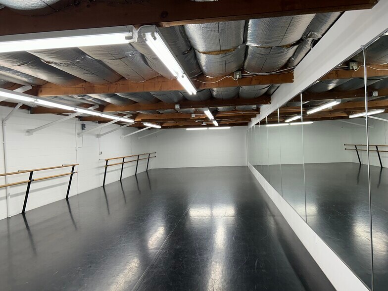 More Photos Of 66 W Waverly Dr, Pasadena Industrial For Sale