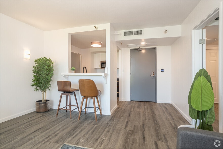 More Photos Of 2701 Capitol Ave, Sacramento Apartments For Lease