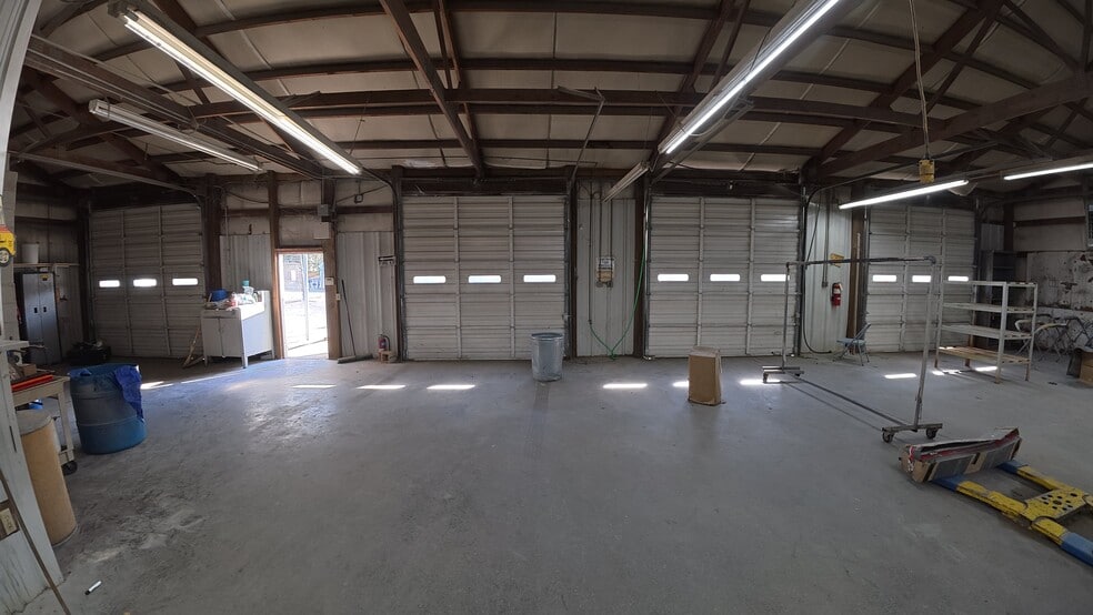 More Photos Of 1106 S 5th St, Easley Flex For Sale