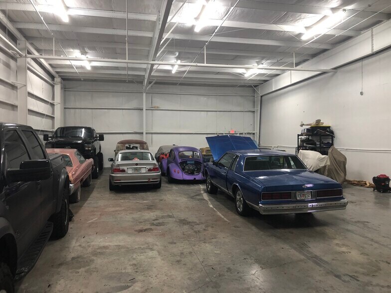 More Photos Of 843 W 13th Ct, Riviera Beach Warehouse For Lease