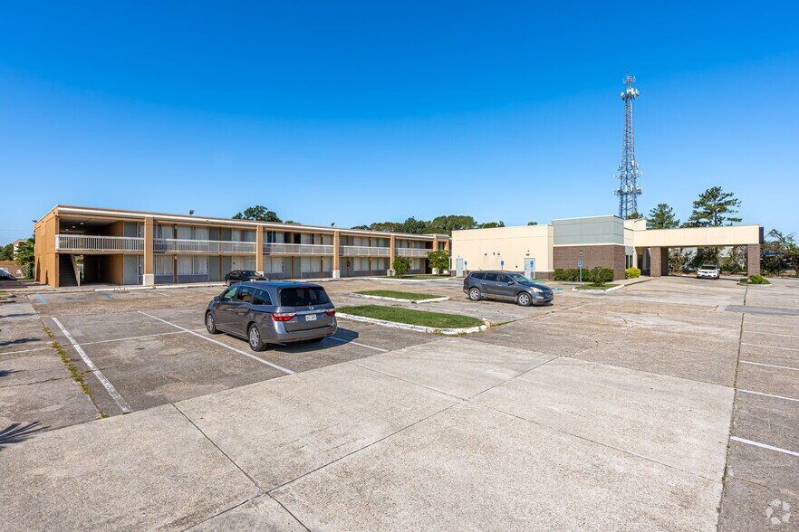 More Photos Of 9970 Airline Hwy, Baton Rouge Hotel For Sale