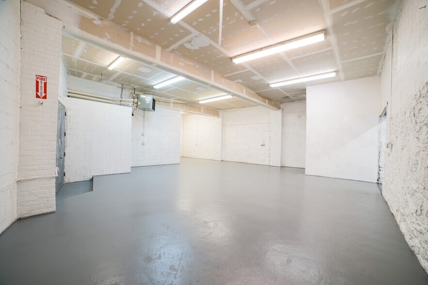 More Photos Of 58 Townsend St, Port Chester Warehouse For Lease